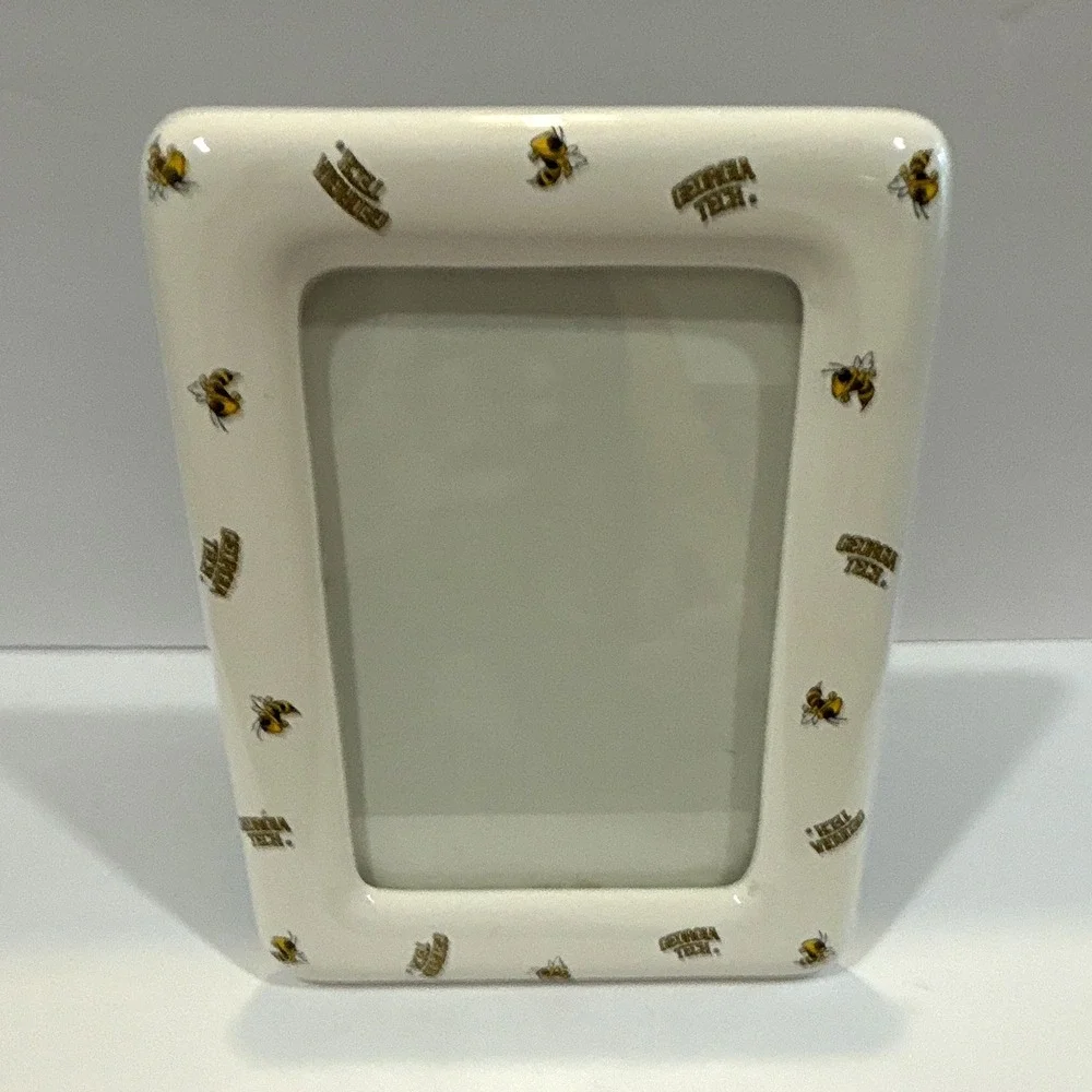 White Ceramic Bee Pattern Georgia Tech frame for a 4x6 photo